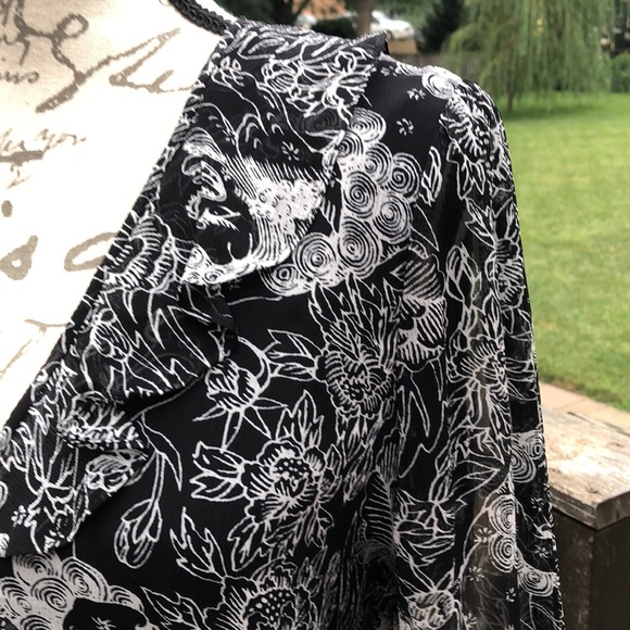 DVF DIANE VON FUERSTENBERG Dress Designer Black White Floral 10 Medium Viscose - Picture 2 of 9